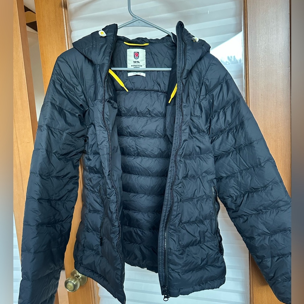 Women's Fjallraven Black Puffer Jacket